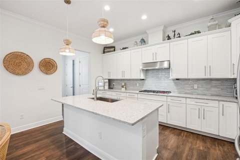 Townhouse in LAKESHORE in Winter Garden, Florida 5 bedrooms, 294.87 sq.m. № 2097902 - photo 17