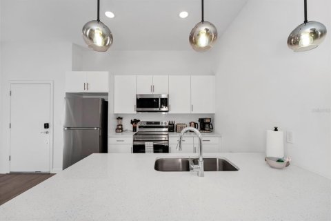 Townhouse in Davenport, Florida 5 bedrooms, 187.66 sq.m. № 1735354 - photo 12