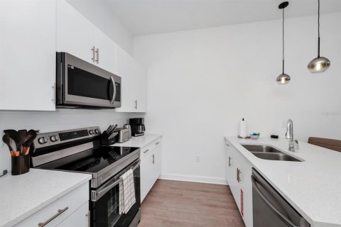 Townhouse in Davenport, Florida 5 bedrooms, 187.66 sq.m. № 1735354 - photo 14