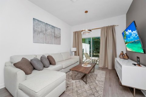 Townhouse in Davenport, Florida 5 bedrooms, 187.66 sq.m. № 1735354 - photo 5