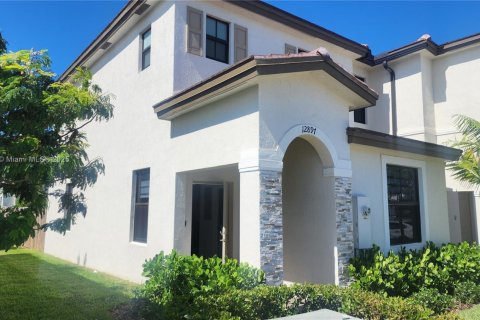 Дом в Хомстед, Флорида 3 спальни, 123.37м2 № 2022753