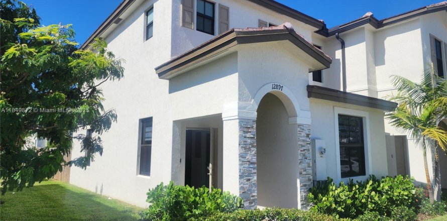 Дом в Хомстед, Флорида 3 спальни, 123.37м2 № 2022753