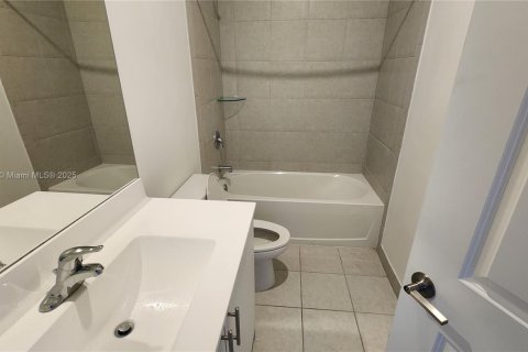 Купить виллу или дом в Хомстед, Флорида 3 спальни, 123.37м2, № 2022753 - фото 15