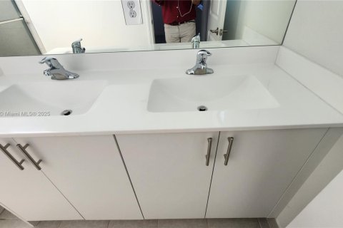 Купить виллу или дом в Хомстед, Флорида 3 спальни, 123.37м2, № 2022753 - фото 11