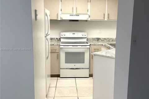 Copropriété à louer à Miami, Floride: 1 chambre, 73.95 m2 № 2154600 - photo 4