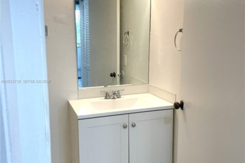 Copropriété à louer à Miami, Floride: 1 chambre, 73.95 m2 № 2154600 - photo 7