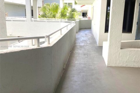 Copropriété à louer à Miami, Floride: 1 chambre, 73.95 m2 № 2154600 - photo 12