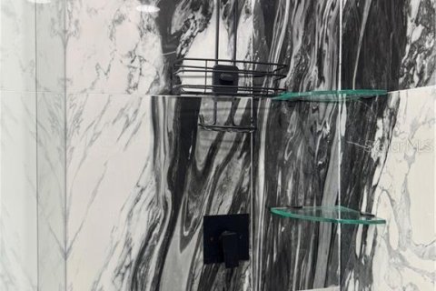 Купить коммерческую недвижимость в Лихай-Эйкерс, Флорида 217.02м2, № 1803626 - фото 8