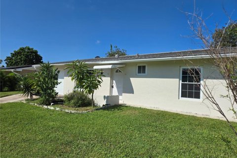 Villa ou maison à North Port, Floride 2 chambres, 85.1 m2 № 2308574