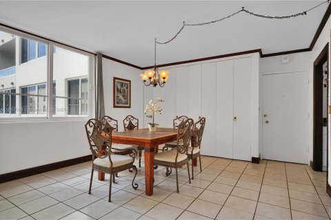Condominio en venta en Miami Beach, Florida, 1 dormitorio, 89.56 m2 № 1849210 - foto 2