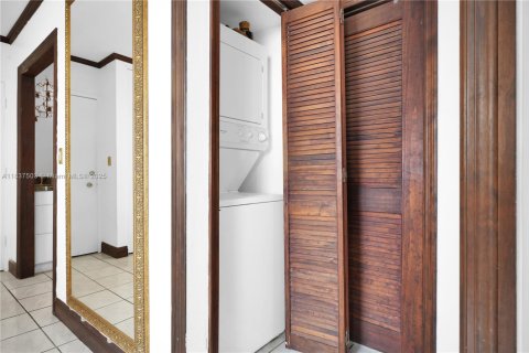 Condominio en venta en Miami Beach, Florida, 1 dormitorio, 89.56 m2 № 1849210 - foto 15