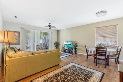 House in Vero Beach, Florida 2 bedrooms, 153.2 sq.m. № 2083313 - photo 3