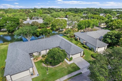 House in Vero Beach, Florida 2 bedrooms, 153.2 sq.m. № 2083313 - photo 30
