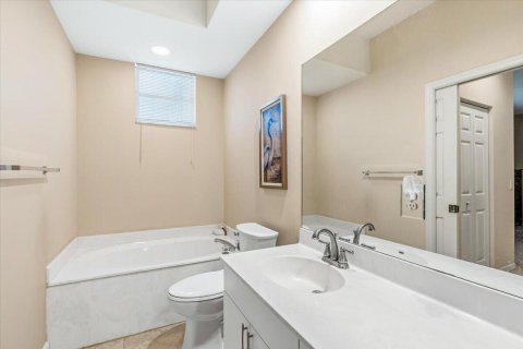 House in Vero Beach, Florida 2 bedrooms, 153.2 sq.m. № 2083313 - photo 18