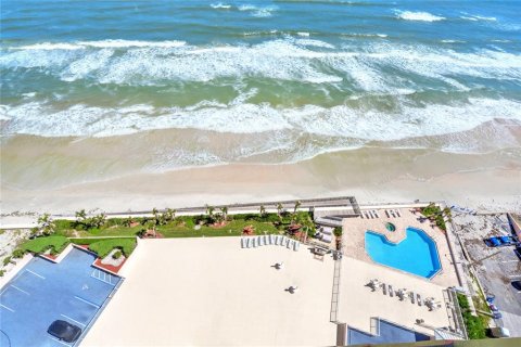 Condo in Daytona Beach, Florida, 3 bedrooms № 2206277 - photo 4