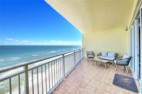 Condo in Daytona Beach, Florida, 3 bedrooms № 2206277 - photo 7