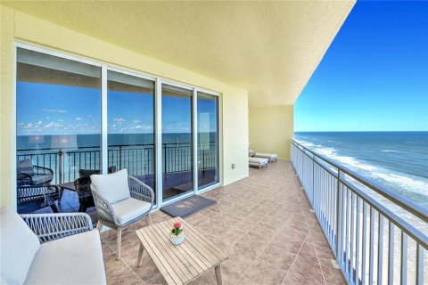 Condo in Daytona Beach, Florida, 3 bedrooms № 2206277 - photo 6