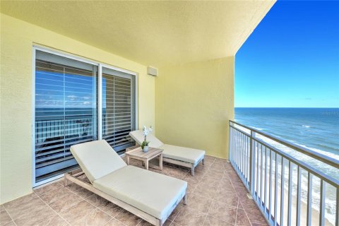 Condo in Daytona Beach, Florida, 3 bedrooms № 2206277 - photo 9