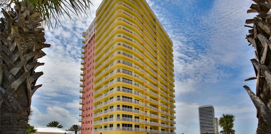 Condo in Daytona Beach, Florida, 3 bedrooms № 2206277