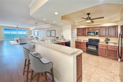 Condo in Daytona Beach, Florida, 3 bedrooms № 2206277 - photo 19