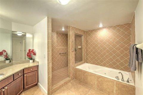 Condo in Daytona Beach, Florida, 3 bedrooms № 2206277 - photo 24