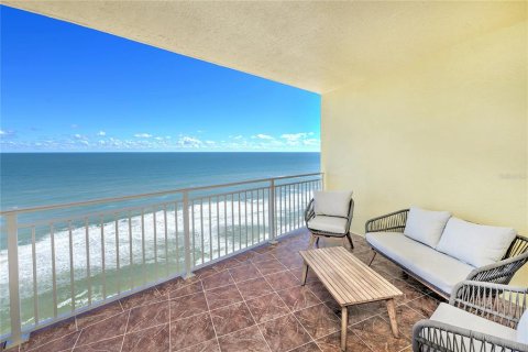 Condo in Daytona Beach, Florida, 3 bedrooms № 2206277 - photo 5