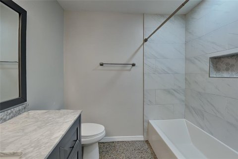 Villa ou maison à louer à Tampa, Floride: 3 chambres, 142.7 m2 № 2396486 - photo 14