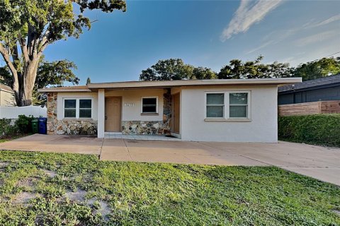 Villa ou maison à Tampa, Floride 3 chambres, 142.7 m2 № 2396486