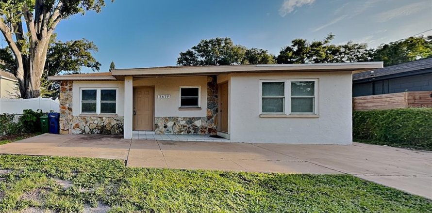Villa ou maison à Tampa, Floride 3 chambres, 142.7 m2 № 2396486