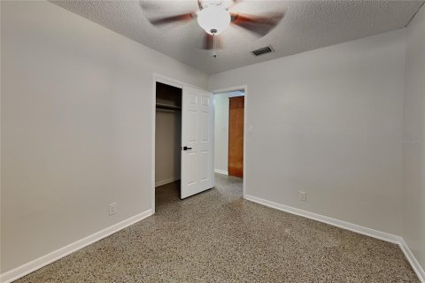 Villa ou maison à louer à Tampa, Floride: 3 chambres, 142.7 m2 № 2396486 - photo 11