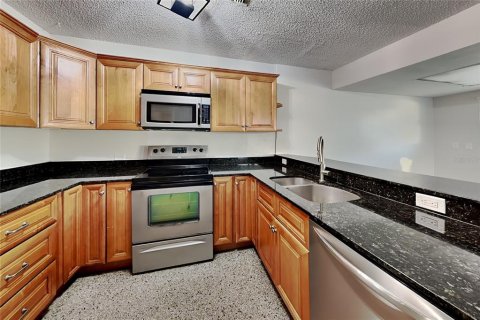 Villa ou maison à louer à Tampa, Floride: 3 chambres, 142.7 m2 № 2396486 - photo 5