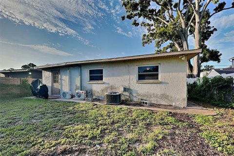 Villa ou maison à louer à Tampa, Floride: 3 chambres, 142.7 m2 № 2396486 - photo 16