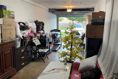 Casa en venta en Miami Gardens, Florida, 3 dormitorios, 155.15 m2 № 1993756 - foto 10