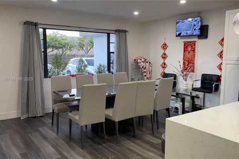 Casa en venta en Miami Gardens, Florida, 3 dormitorios, 155.15 m2 № 1993756 - foto 6