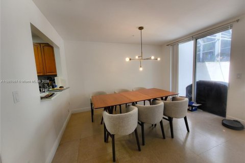 Touwnhouse à louer à Doral, Floride: 3 chambres, 176.33 m2 № 1933036 - photo 4