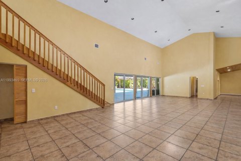Casa en venta en Miami, Florida, 6 dormitorios, 478.54 m2 № 2186075 - foto 20