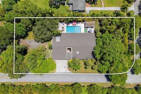 Casa en venta en Miami, Florida, 6 dormitorios, 478.54 m2 № 2186075 - foto 4