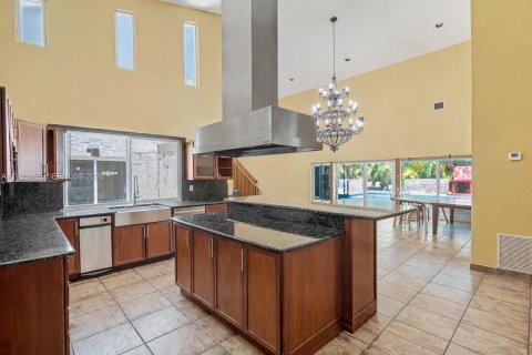Casa en venta en Miami, Florida, 6 dormitorios, 478.54 m2 № 2186075 - foto 12