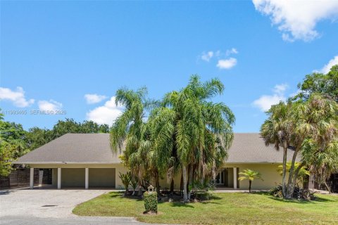 Casa en venta en Miami, Florida, 6 dormitorios, 478.54 m2 № 2186075 - foto 5
