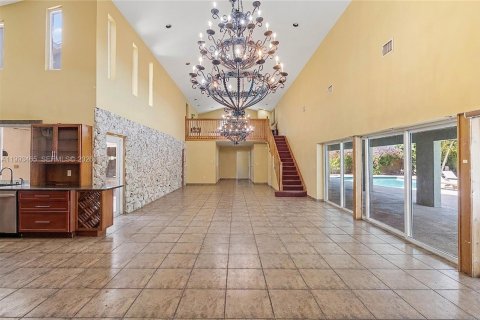 Casa en venta en Miami, Florida, 6 dormitorios, 478.54 m2 № 2186075 - foto 14