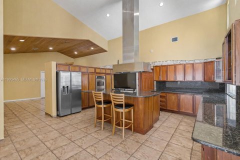 Casa en venta en Miami, Florida, 6 dormitorios, 478.54 m2 № 2186075 - foto 13