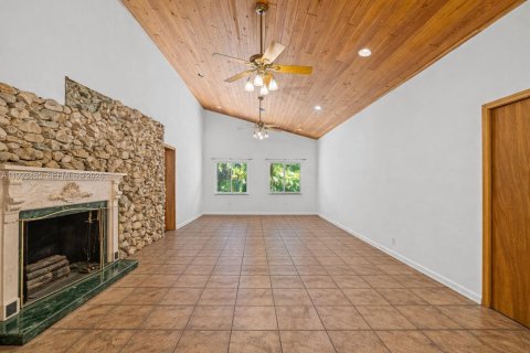 Casa en venta en Miami, Florida, 6 dormitorios, 478.54 m2 № 2186075 - foto 19