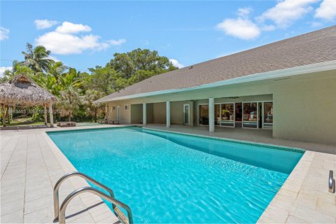 Casa en venta en Miami, Florida, 6 dormitorios, 478.54 m2 № 2186075 - foto 6