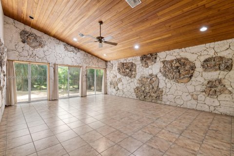 Casa en venta en Miami, Florida, 6 dormitorios, 478.54 m2 № 2186075 - foto 25