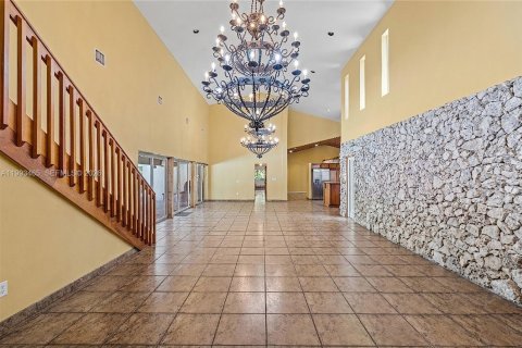 Casa en venta en Miami, Florida, 6 dormitorios, 478.54 m2 № 2186075 - foto 15