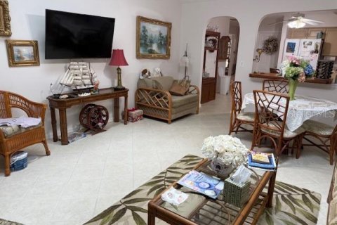 House in Punta Gorda, Florida 2 bedrooms, 113.53 sq.m. № 1918229 - photo 26
