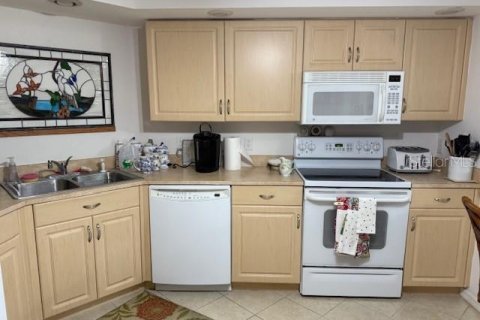 House in Punta Gorda, Florida 2 bedrooms, 113.53 sq.m. № 1918229 - photo 27