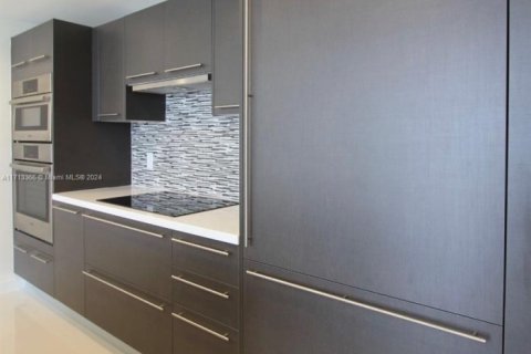 Condo in Doral, Florida, 1 bedroom  № 1961125 - photo 4