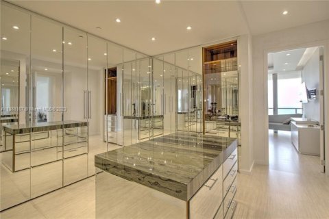 Condo in Bal Harbour, Florida, 3 bedrooms  № 2061072 - photo 13