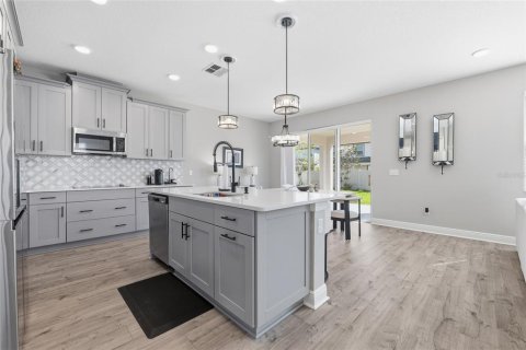 Casa en alquiler en Wesley Chapel, Florida, 3 dormitorios, 199.09 m2 № 2141878 - foto 12